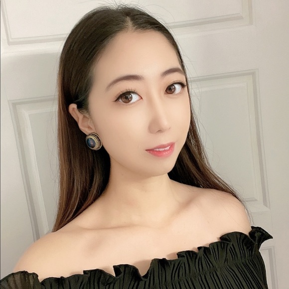 ✨Stunning Signed Vintage Earring Clips - Picture 3 of 3